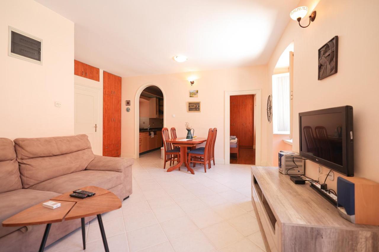 Two Bedroom Apartment In City Center Igor Zadar Exterior foto
